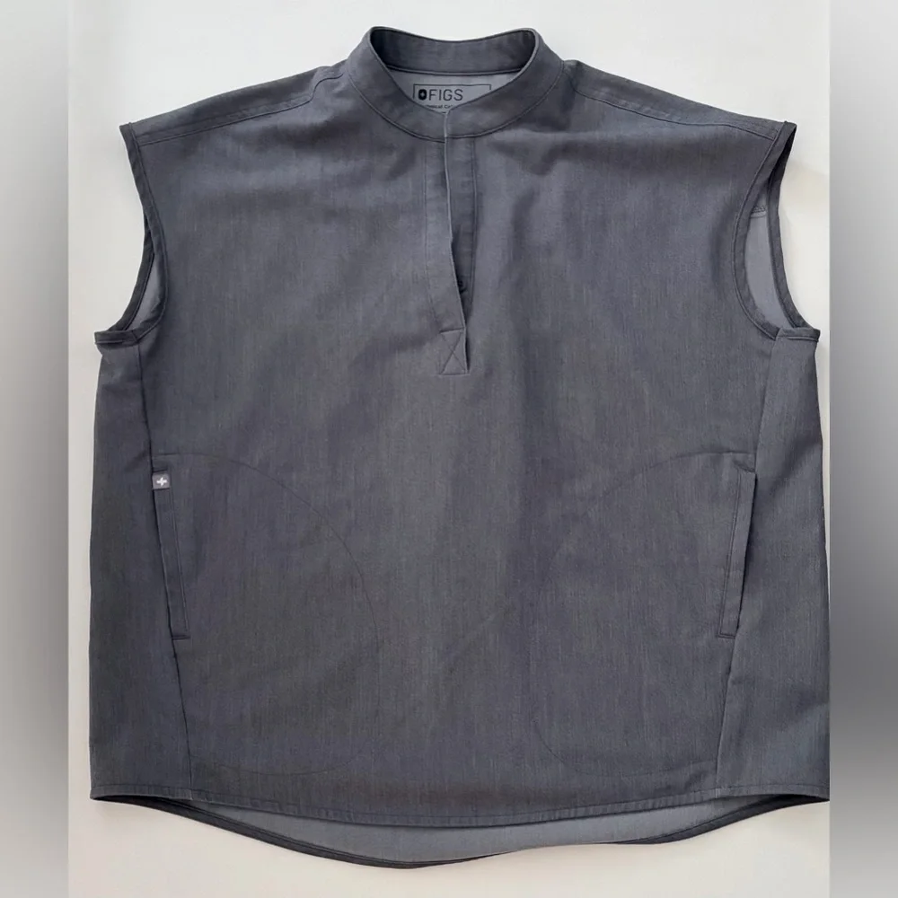 Figs Scrubs Women’s Top Rafaela Oversized Scrub Top Graphite size Small - Picture 1 of 7